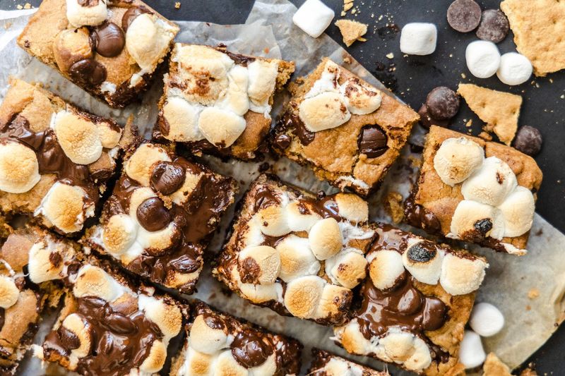 S'mores Cookie Bars