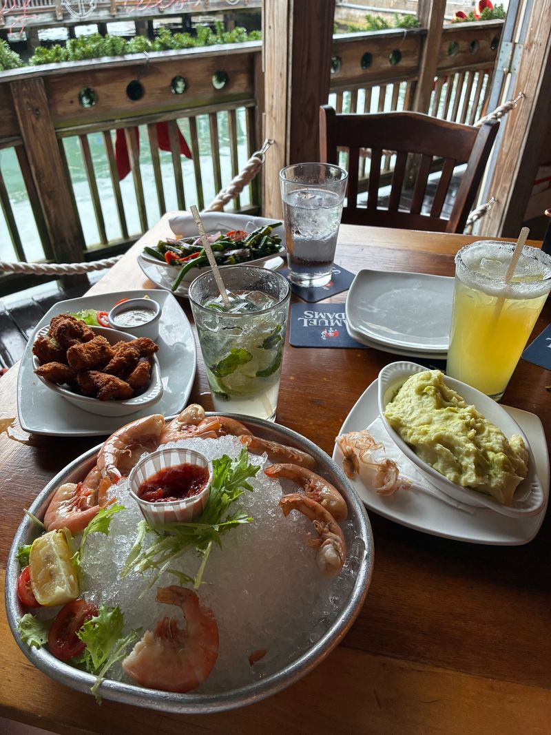 Boat House Bar & Grill