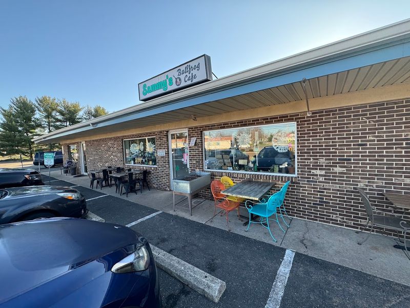 Sammy's Bullfrog Café, 282 Hunsberger Lane, Harleysville, PA 19438