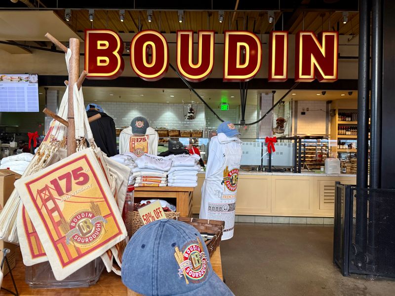 Boudin Bakery, Sourdough Bowl With Clam Chowder