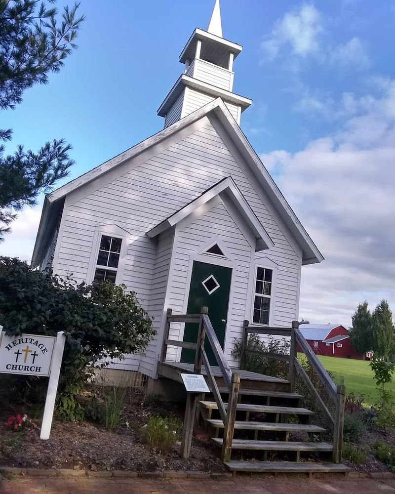 Montcalm Heritage Village, Sidney