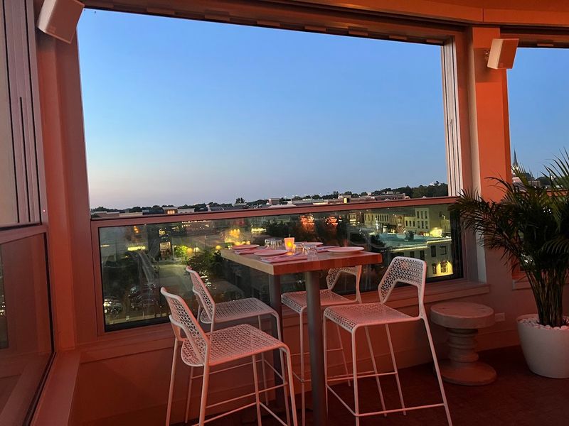 Santo Cielo, Naperville