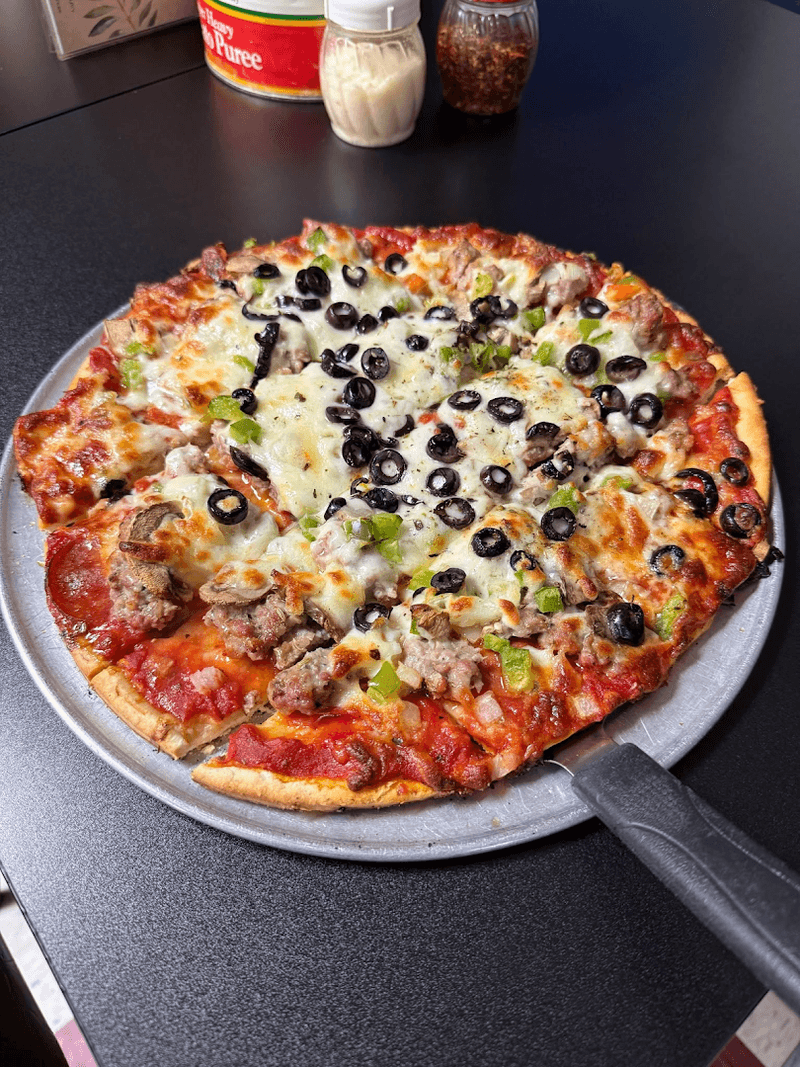 Saporito's Pizzeria, Lena