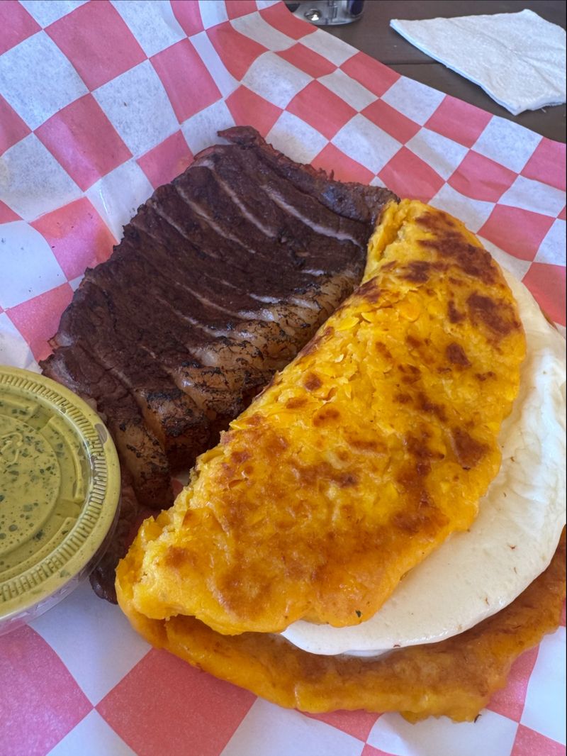 Yellow Green Farmers Market – Hollywood