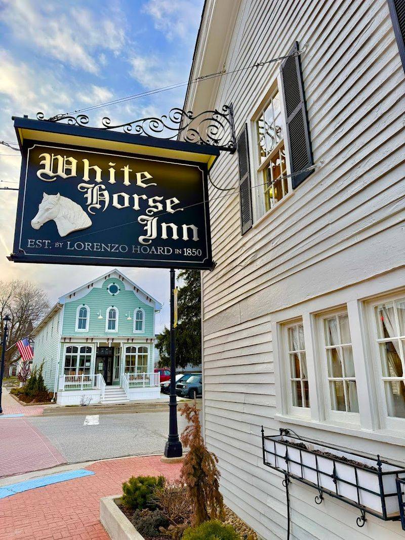 Sunday: The White Horse Inn, Metamora