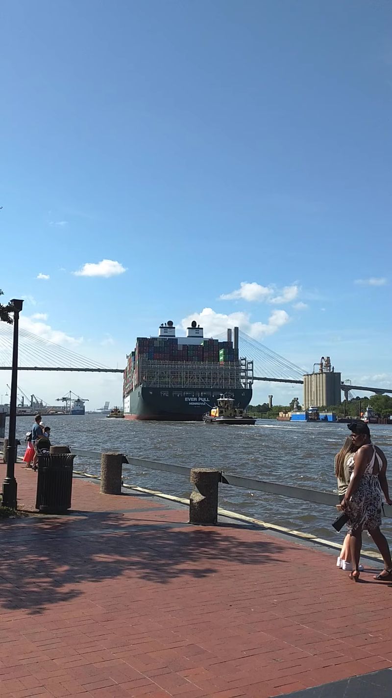 Christmas on the River – Savannah’s Waterfront