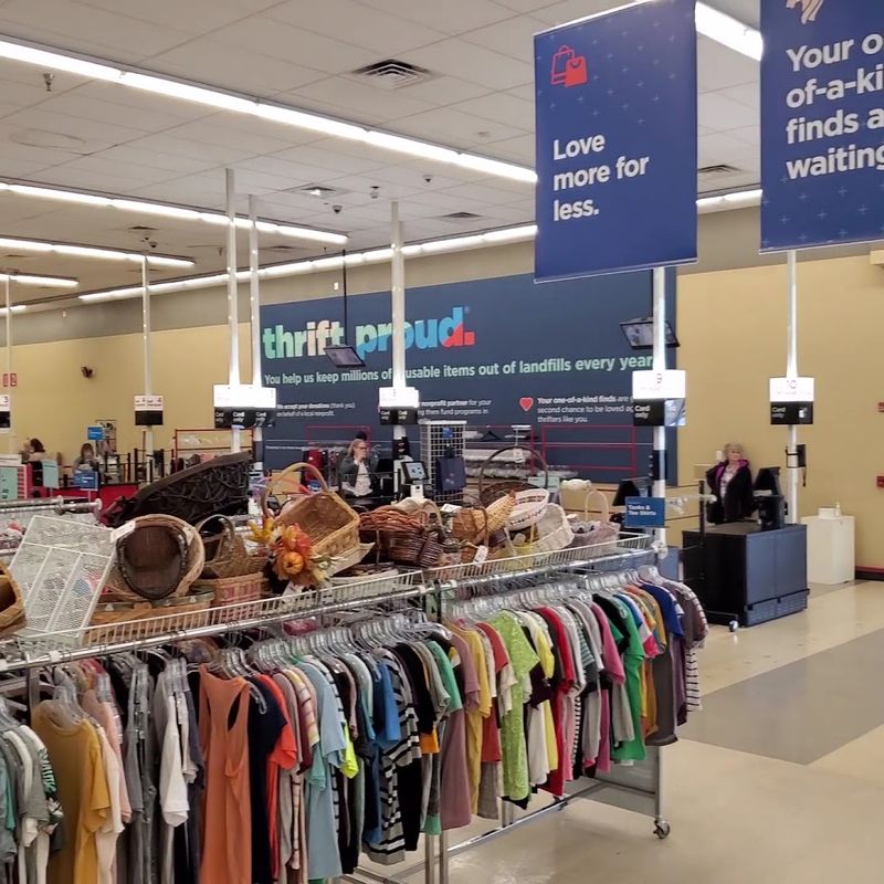 Savers, Kansas City (NW Barry Rd)