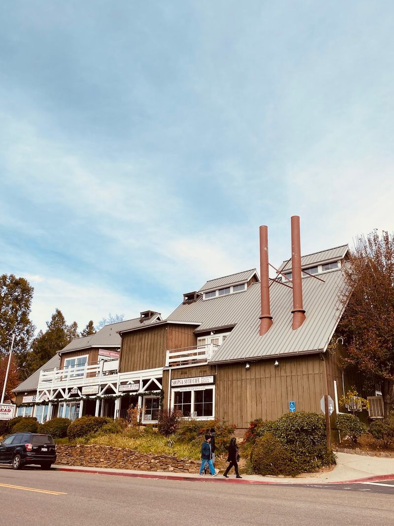 Savor The Quintessential Mountain Town Vibe That Stays With You Savor The Quintessential Mountain Town Vibe That Stays With You