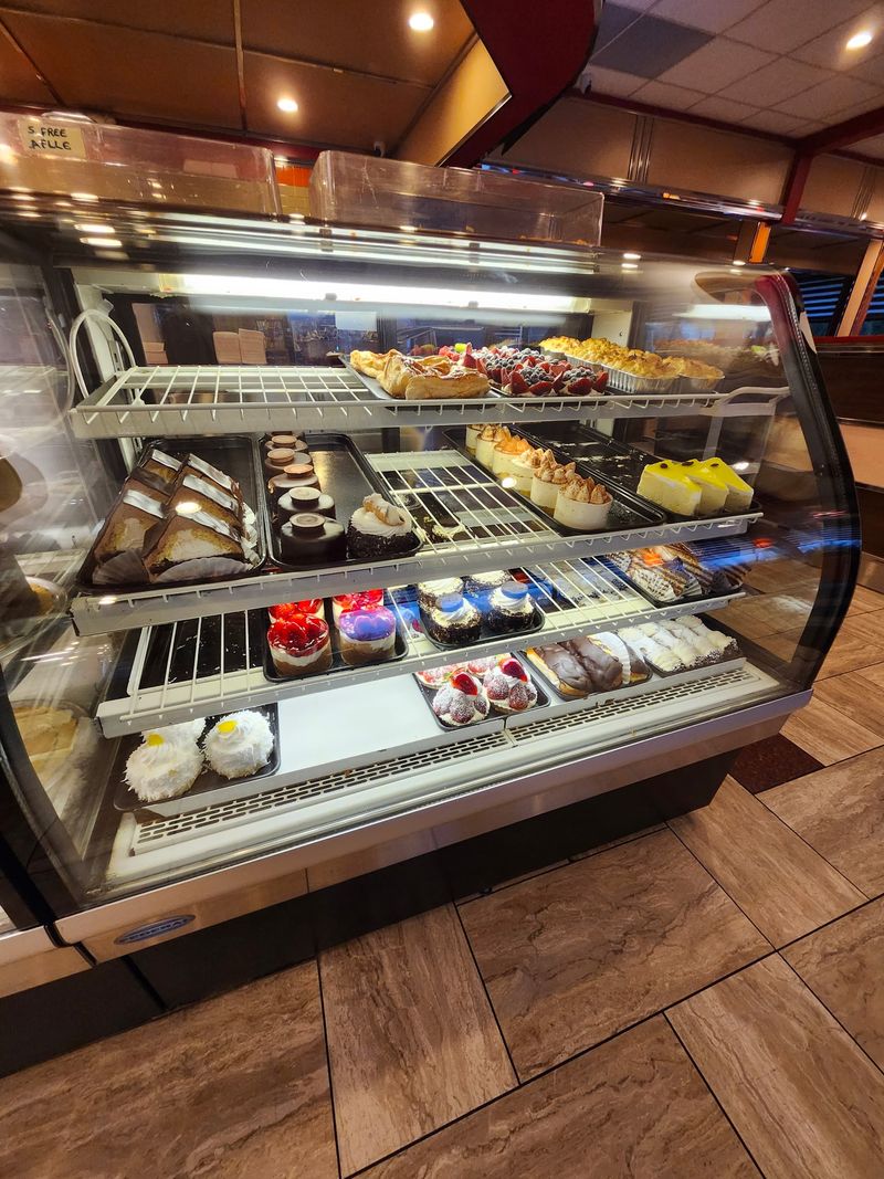 Sweet Finish: Red Velvet Cheesecake And Friends