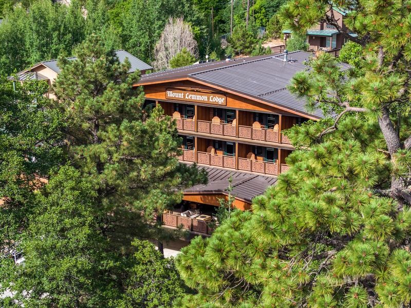 Mount Lemmon Lodge