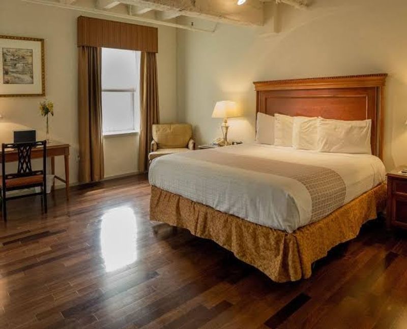 Grand Eastonian Hotel and Suites, Easton, Pennsylvania