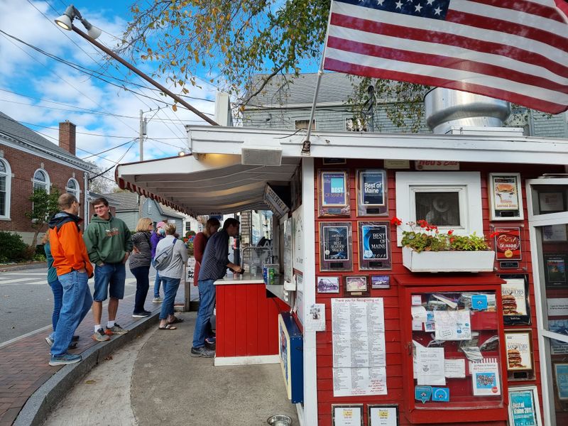 Cash, Cards, And Logistics That Save Minutes