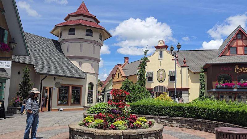 Scarecrow Fest At Frankenmuth River Place Shops