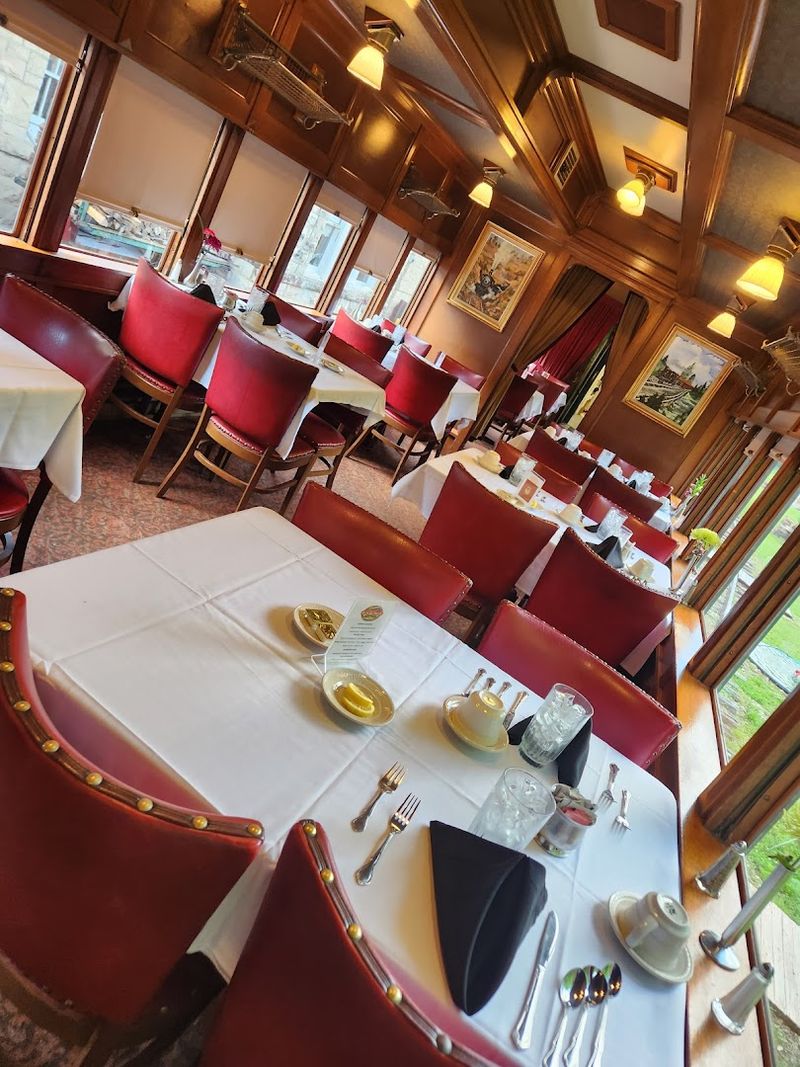 Enjoy A Relaxed Dinner While The Train Rolls Along