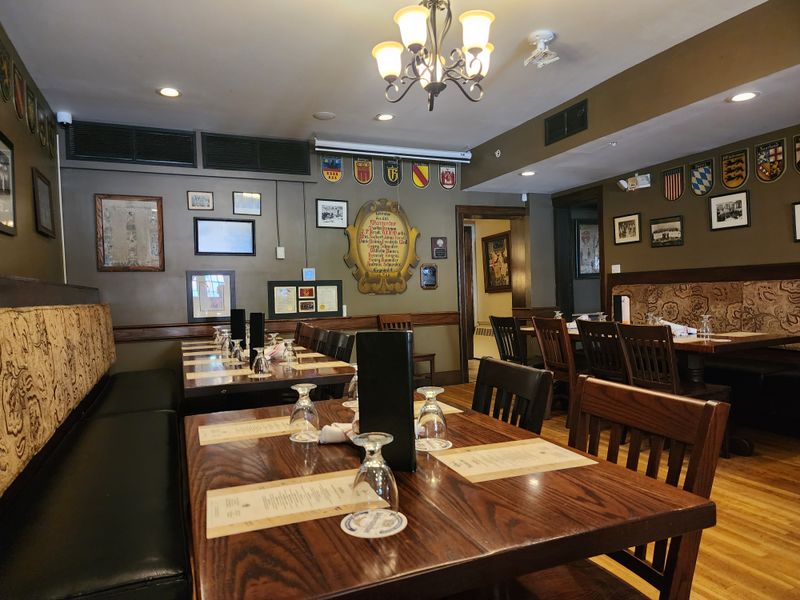 Valter's at the Maennerchor, Columbus