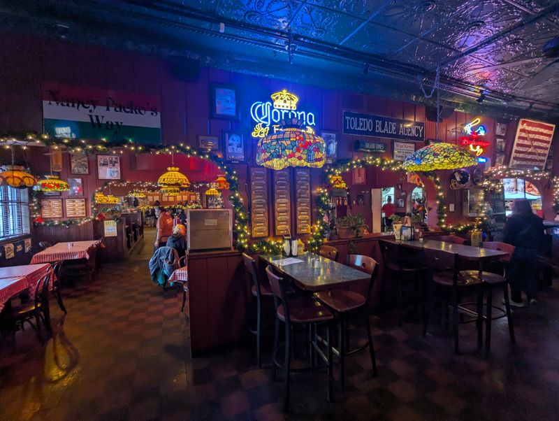 Tony Packo's Café – Toledo