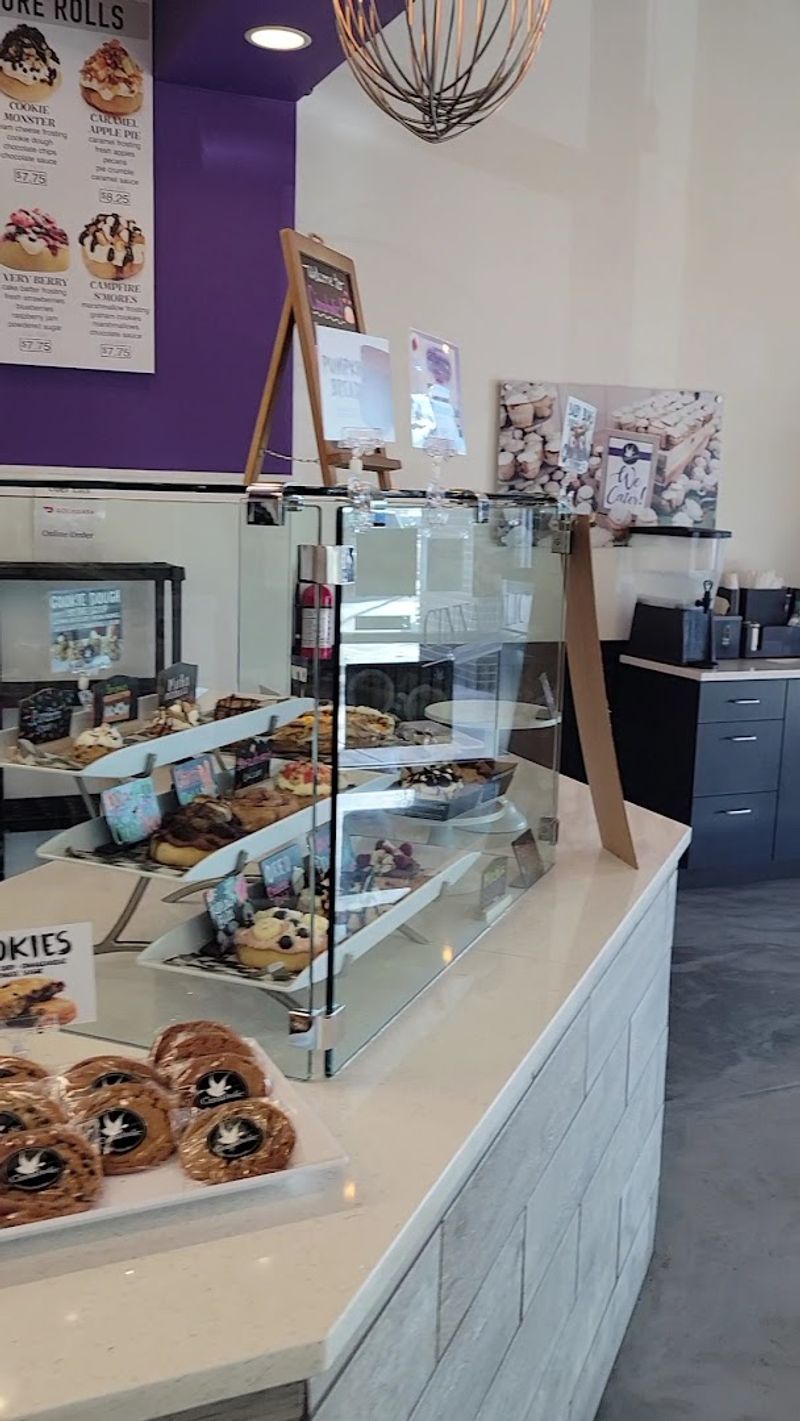 Cinnaholic Tucson For A Vegan-Friendly Option