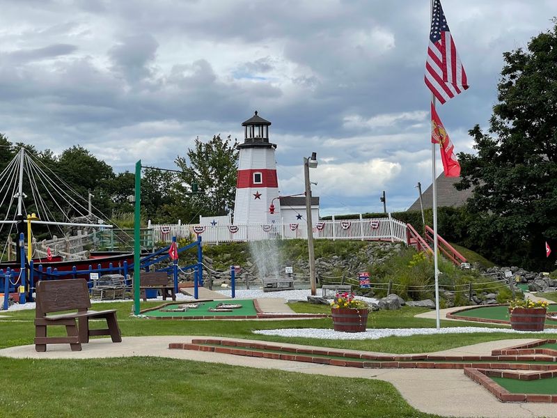 Schooner Miniature Golf, Saco