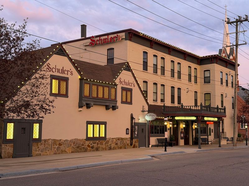Schuler's Restaurant And Pub