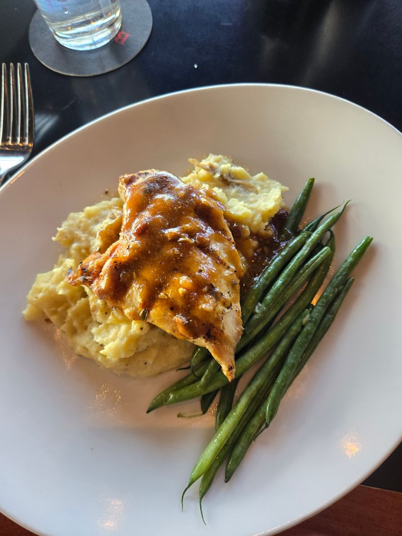 Sides That Support Without Stealing the Show