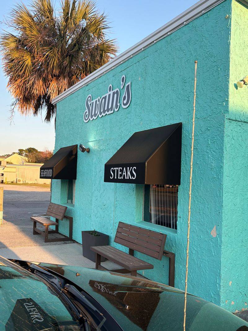 Swain’s Seafood And Cut Restaurant, Oak Island