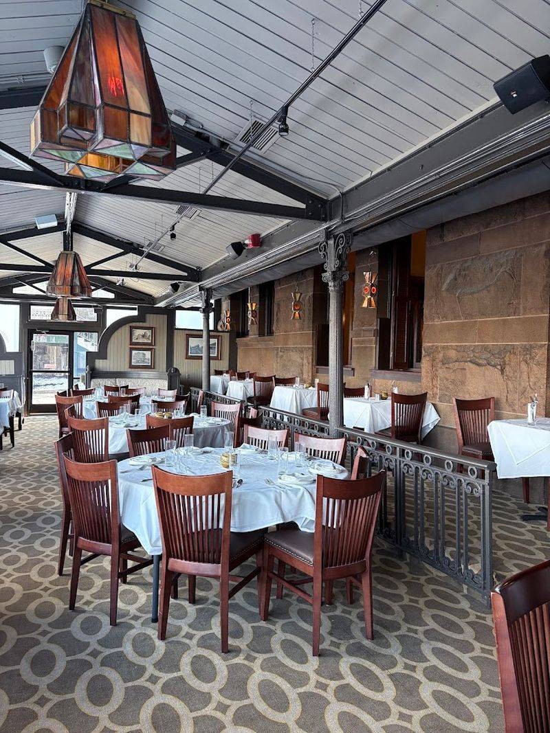 Service That Balances Formal And Friendly