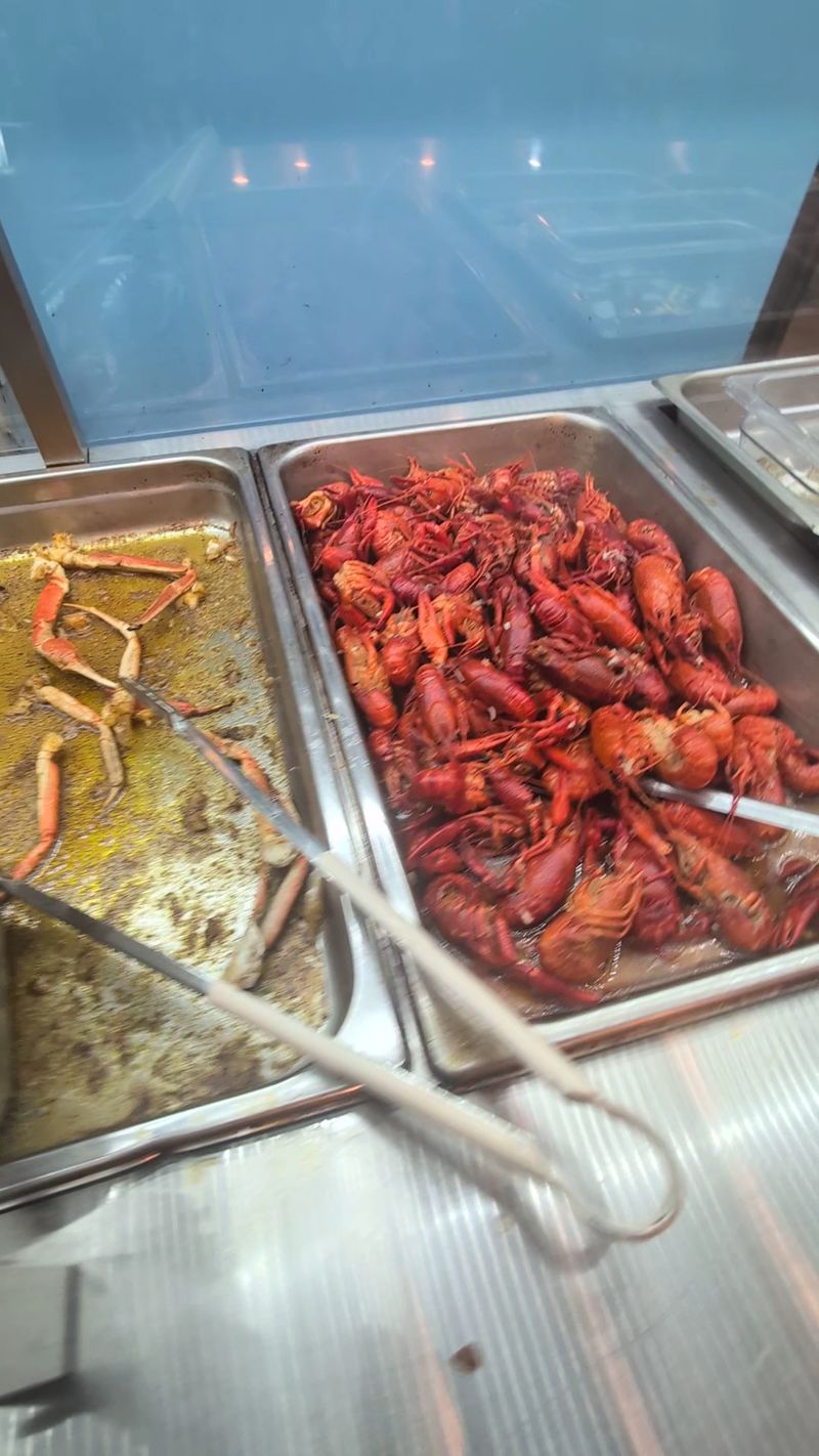 Seafood Shows Up In A Big Way After Dark