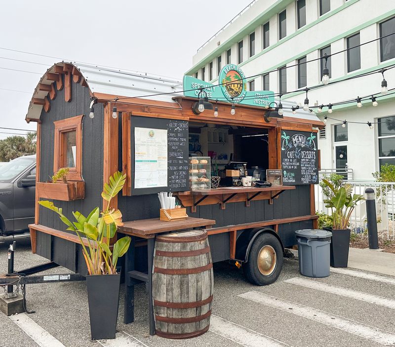 Beach Bros Cafe at Streamline Hotel