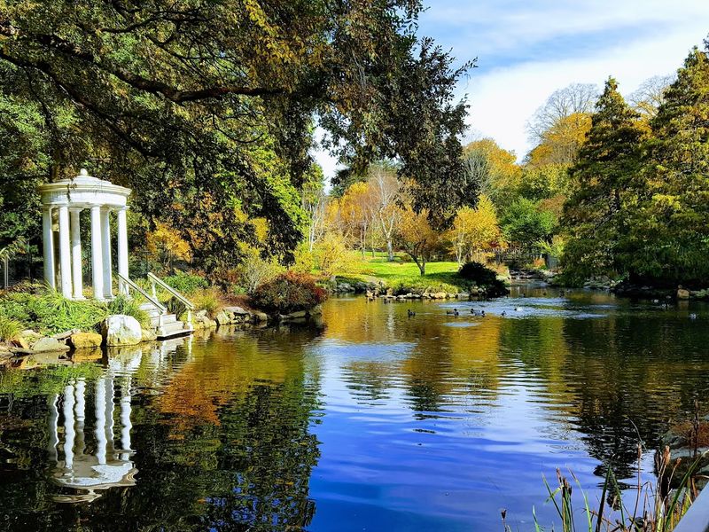 Seasonal Beauty That Changes Every Visit Seasonal Beauty That Changes Every Visit