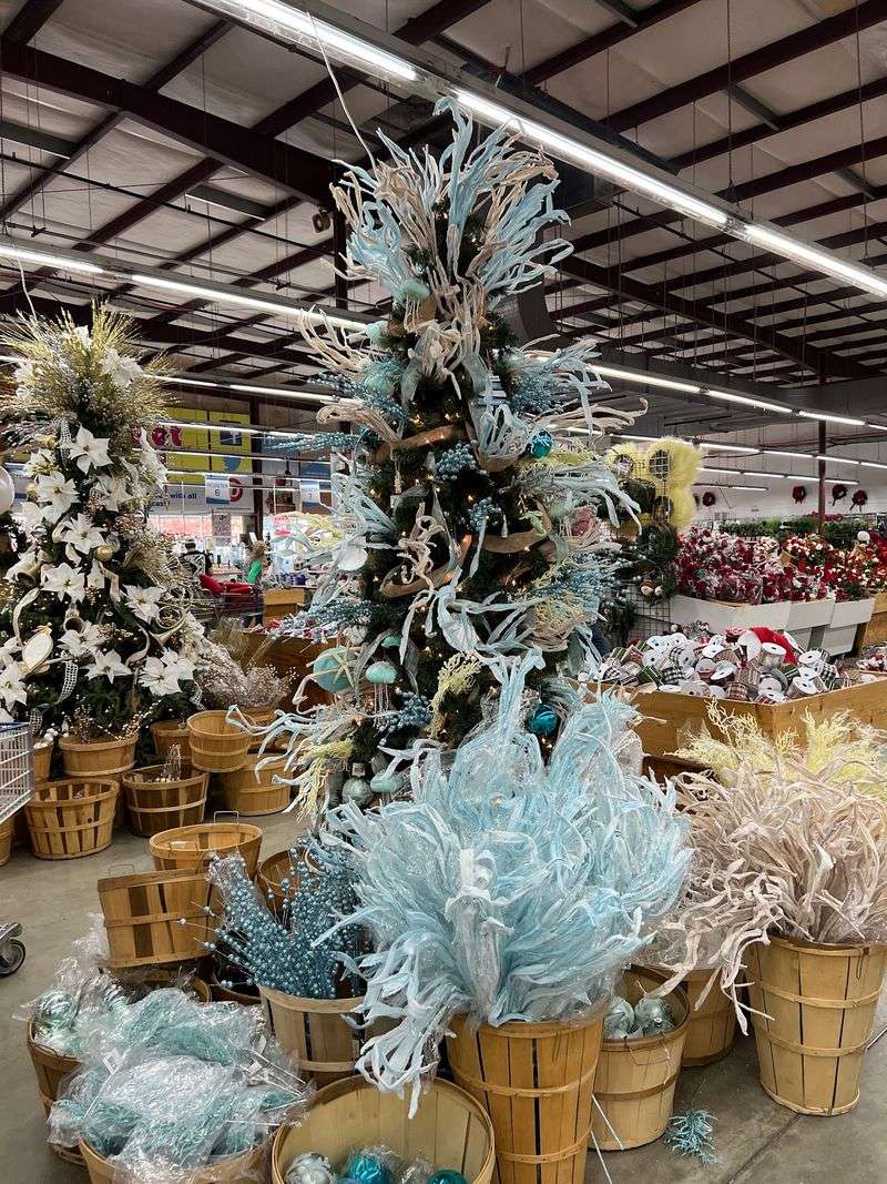 Seasonal Decor That Keeps Up With Every Holiday