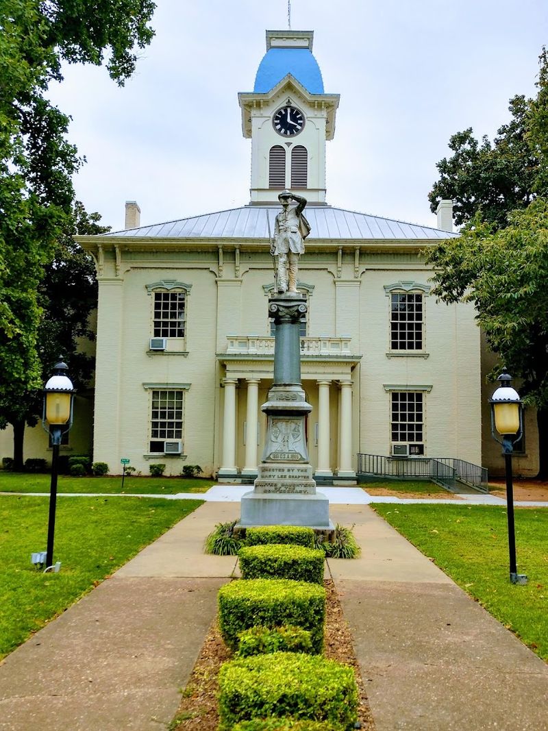 Why This Charming Arkansas Town Deserves A Weekend Visit