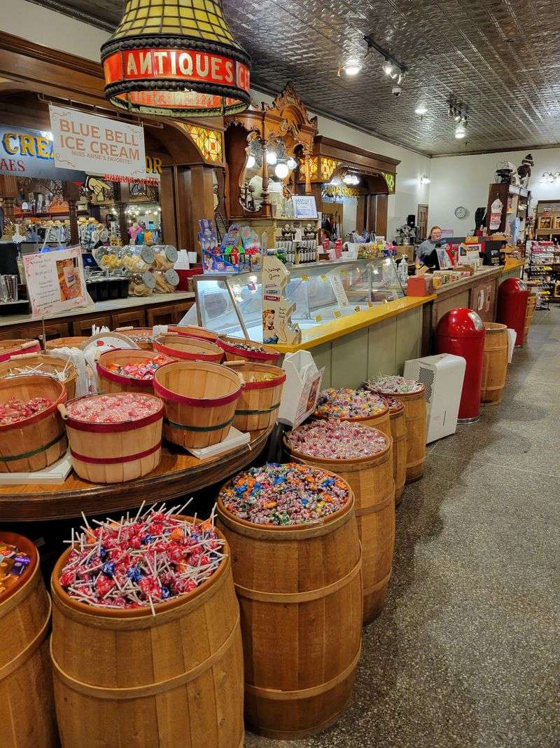 Ice Cream Parlor Exit Strategy