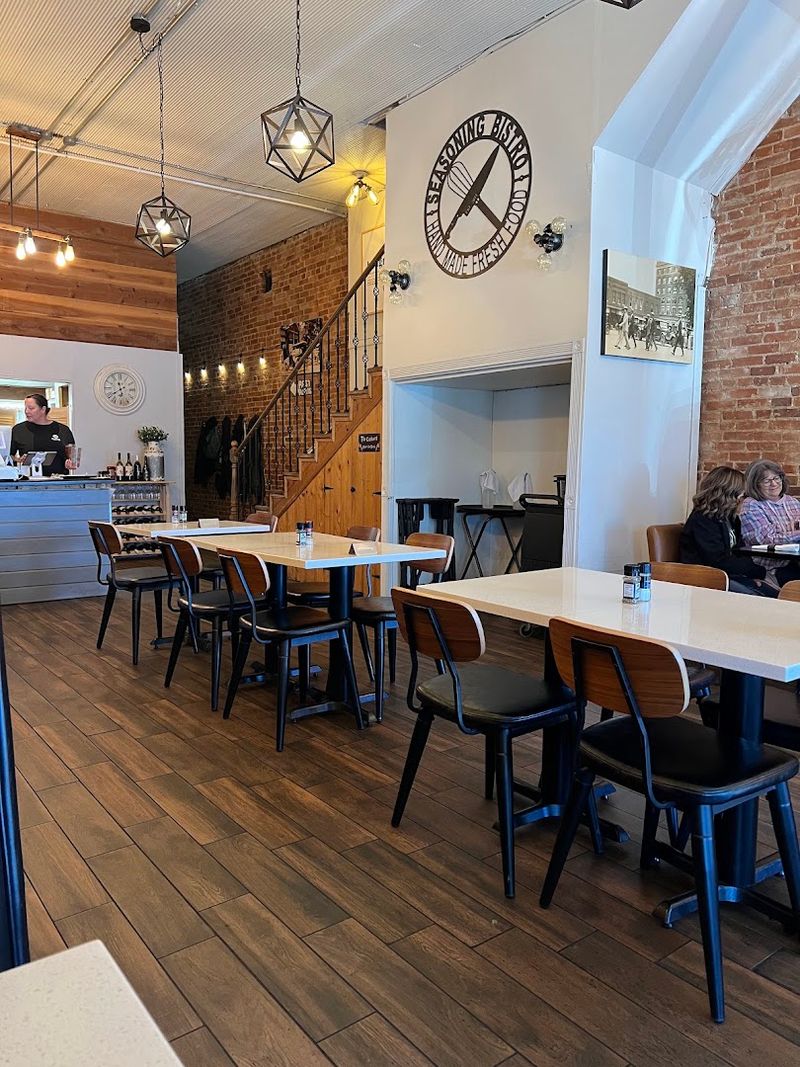 Seasoning Bistro, Marion