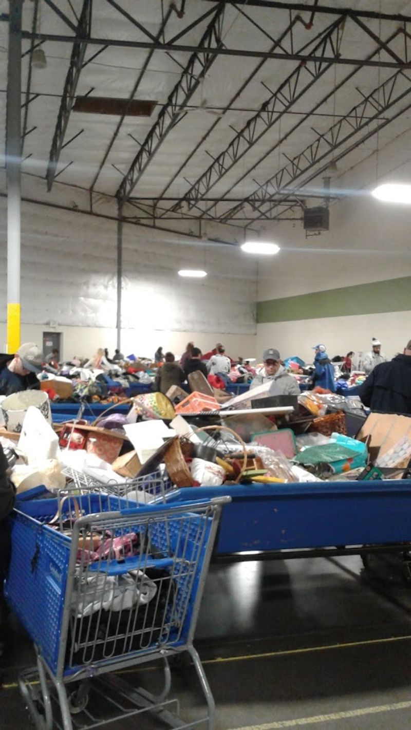 Everett Goodwill Outlet, Everett