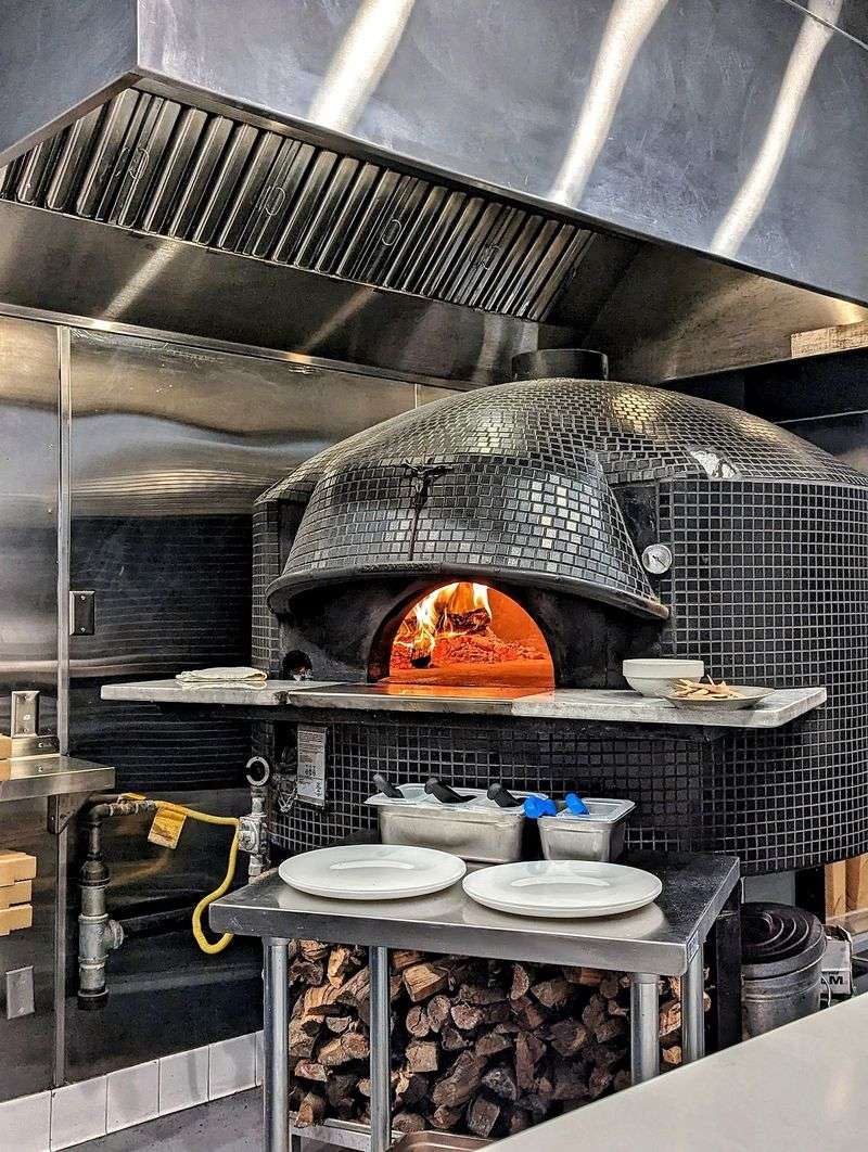 Sei Pizza Bar