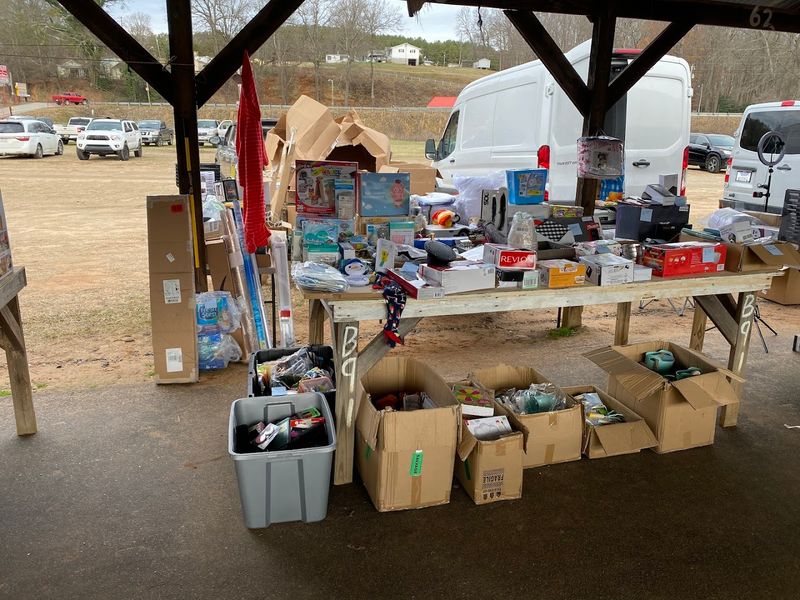 Sellers Can Set Up A Table For A Surprisingly Low Cost Sellers Can Set Up A Table For A Surprisingly Low Cost