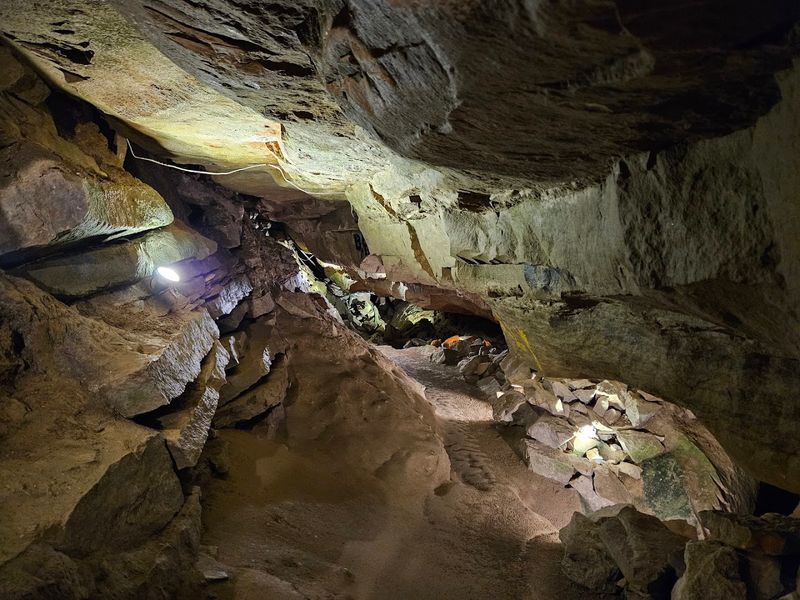 Seneca Caverns, Bellevue