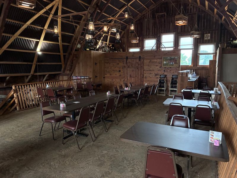 Service, Seating, And Wait Times