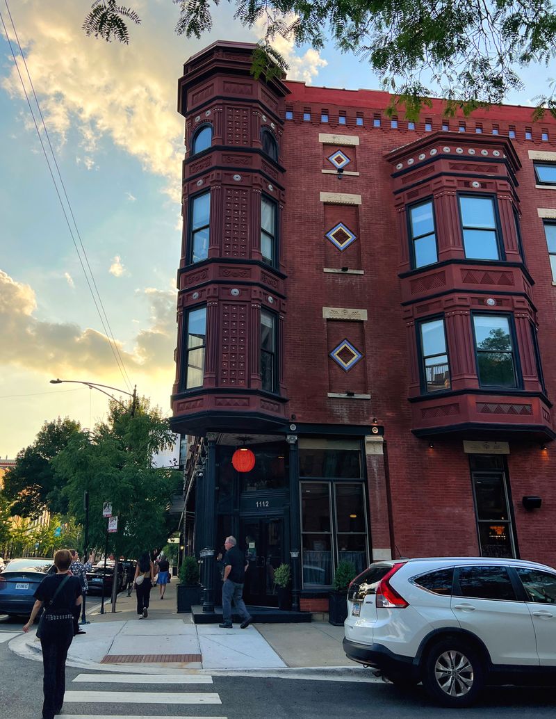 Customer Experience And Atmosphere In Motion