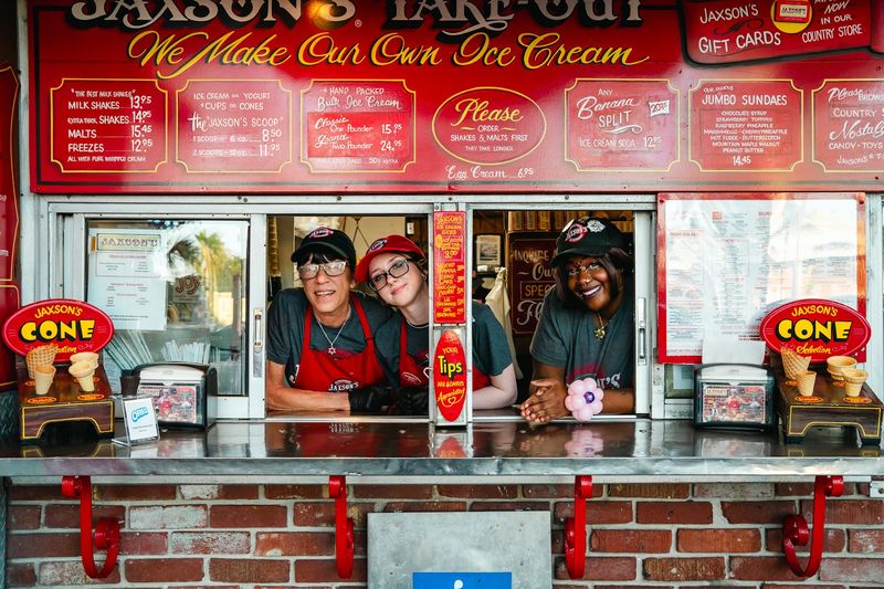 Service Style That Matches The Warm Atmosphere