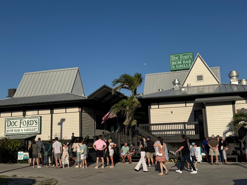 Atmosphere, Crowd, And Customer Experience