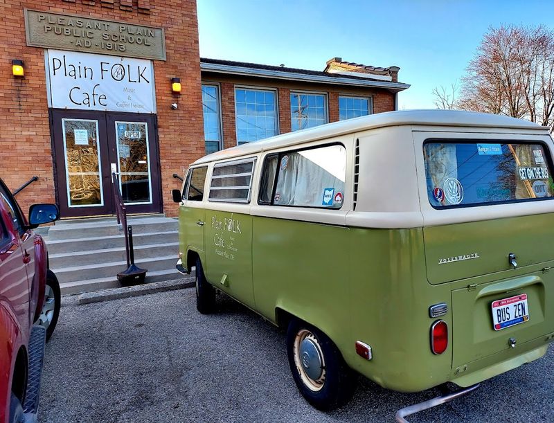 Pleasant Plain's Charming Small-Town Setting