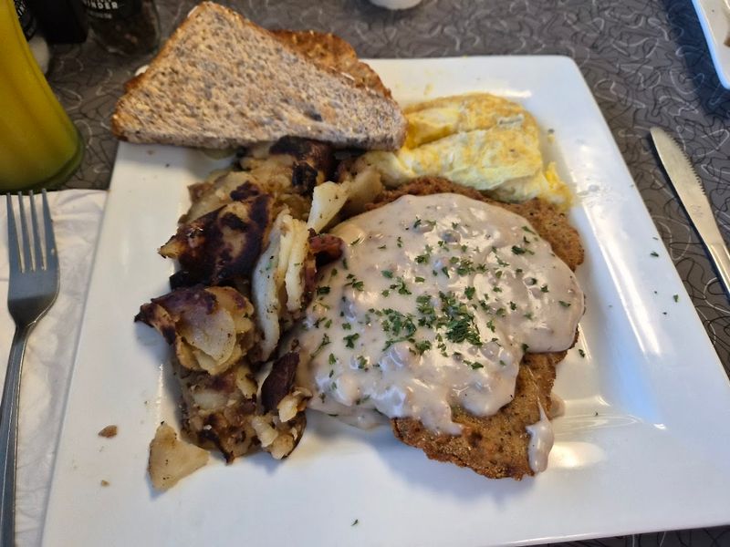 Biscuits and Gravy Done the Southern Way