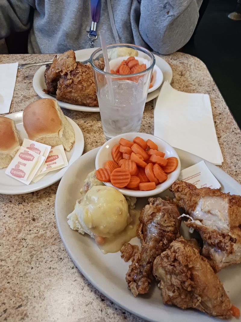 Catering That Feeds Hundreds Without Breaking Stride