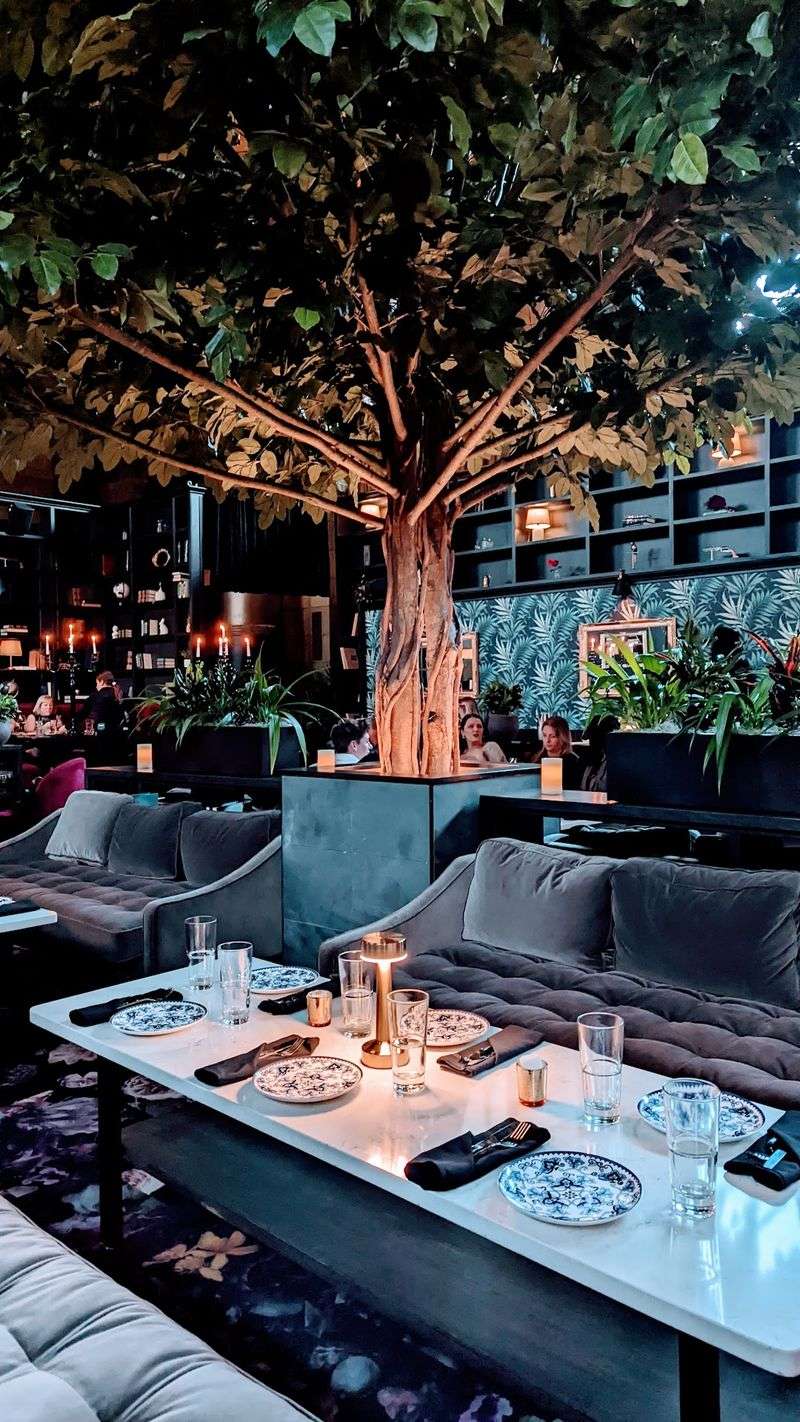 Service That Sets The Mood Right