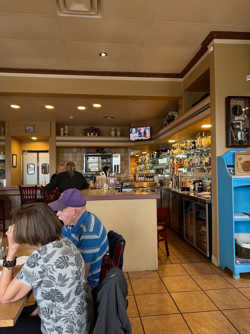 Service That Treats Strangers Like Relatives