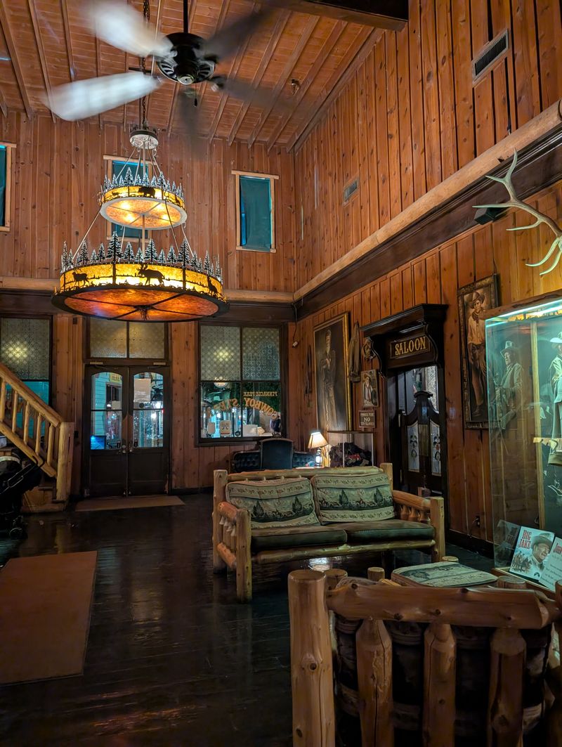 Apple Cobbler Finishes Things Sweetly