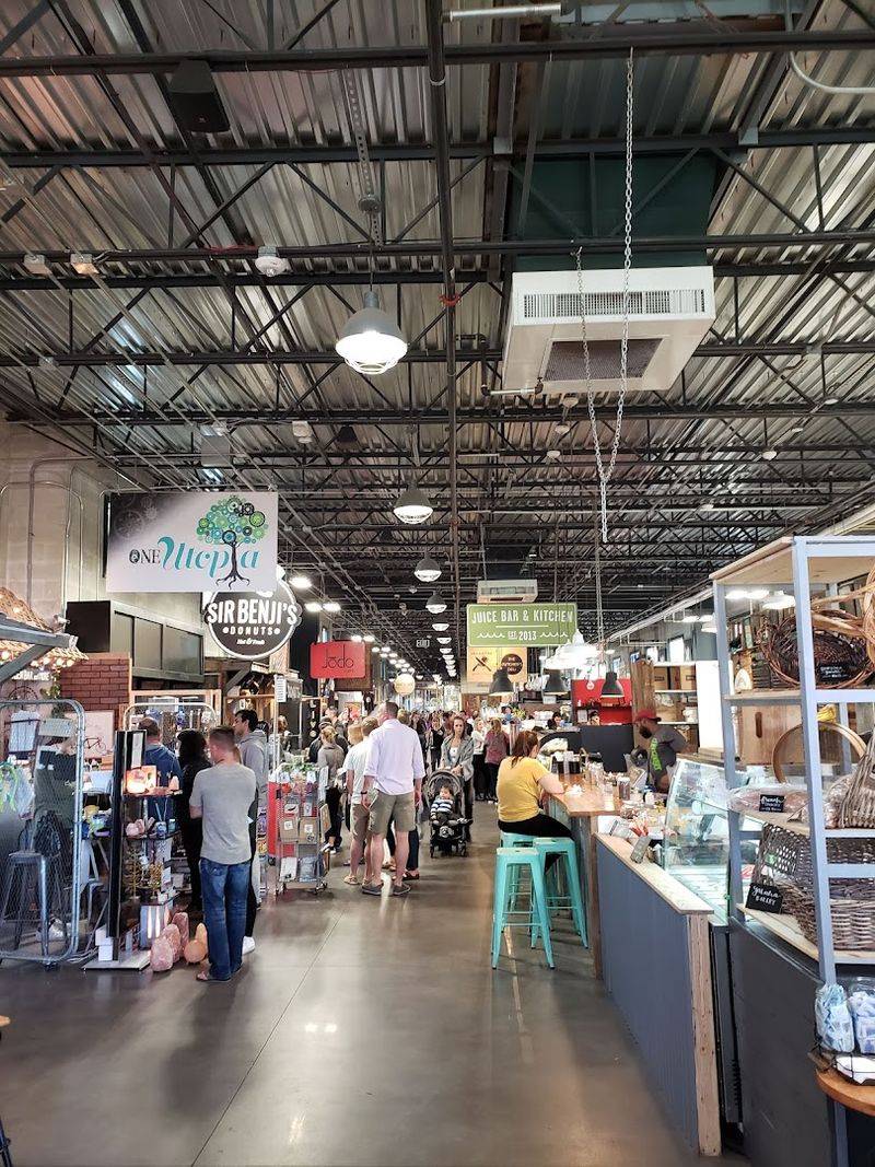Seventeen Restaurants Under One Roof