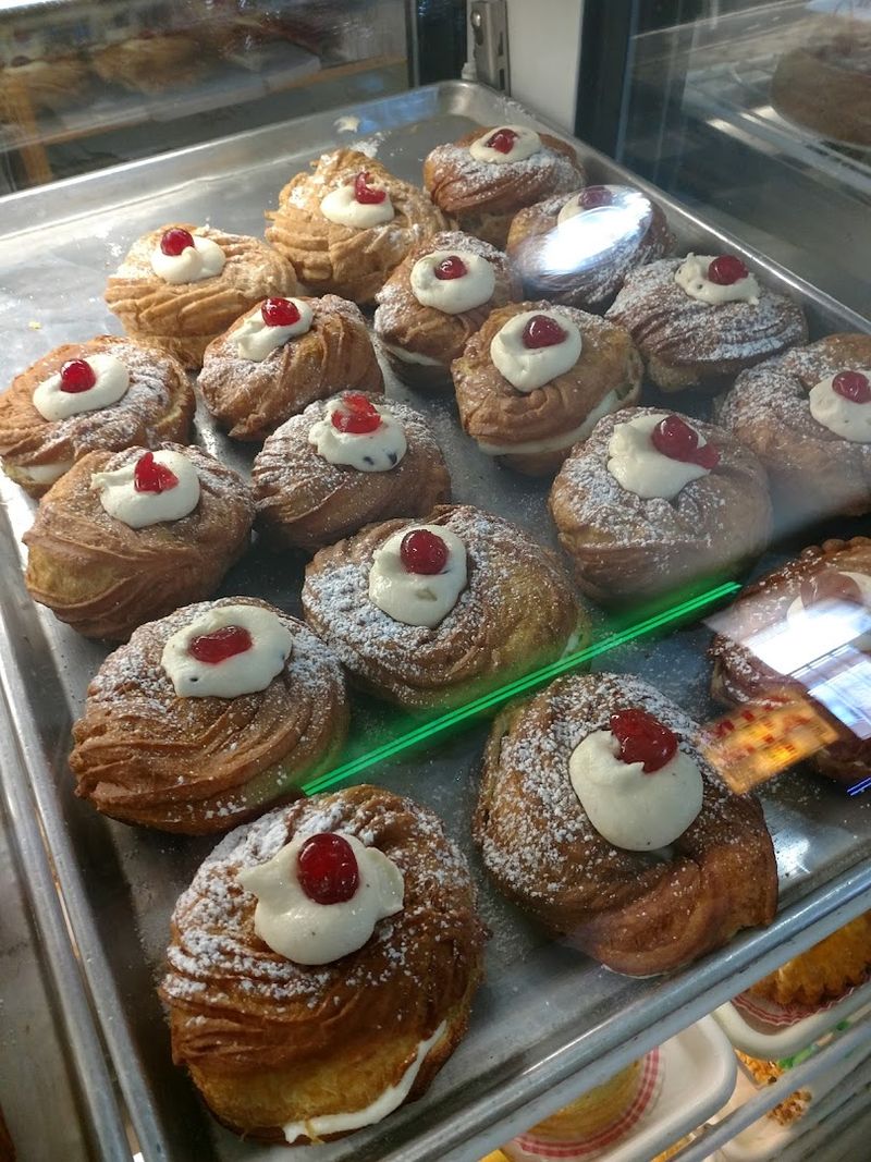 Sfogliatella Fans Have Found Their Happy Place Sfogliatella Fans Have Found Their Happy Place