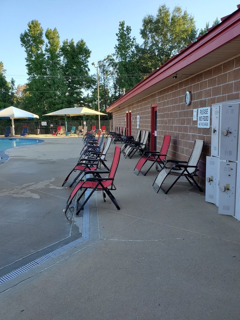 Shaded Poolside Spaces Offer A Break From The Sun Shaded Poolside Spaces Offer A Break From The Sun